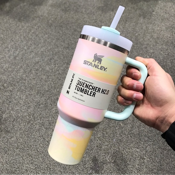 New Stanley Quencher Tumbler 2.0 40oz Clean Slate - Warm Serene Brushstrokes - Picture 5 of 9